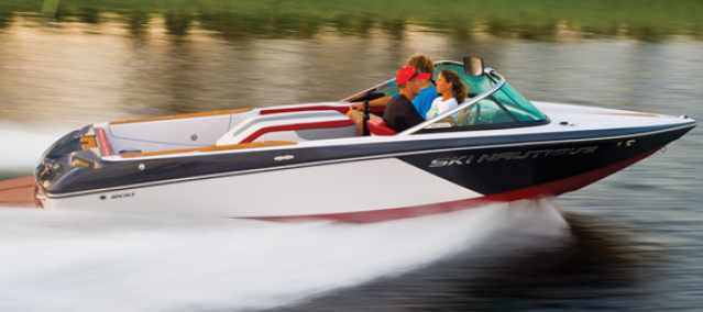 Ski Nautique 200 Boat